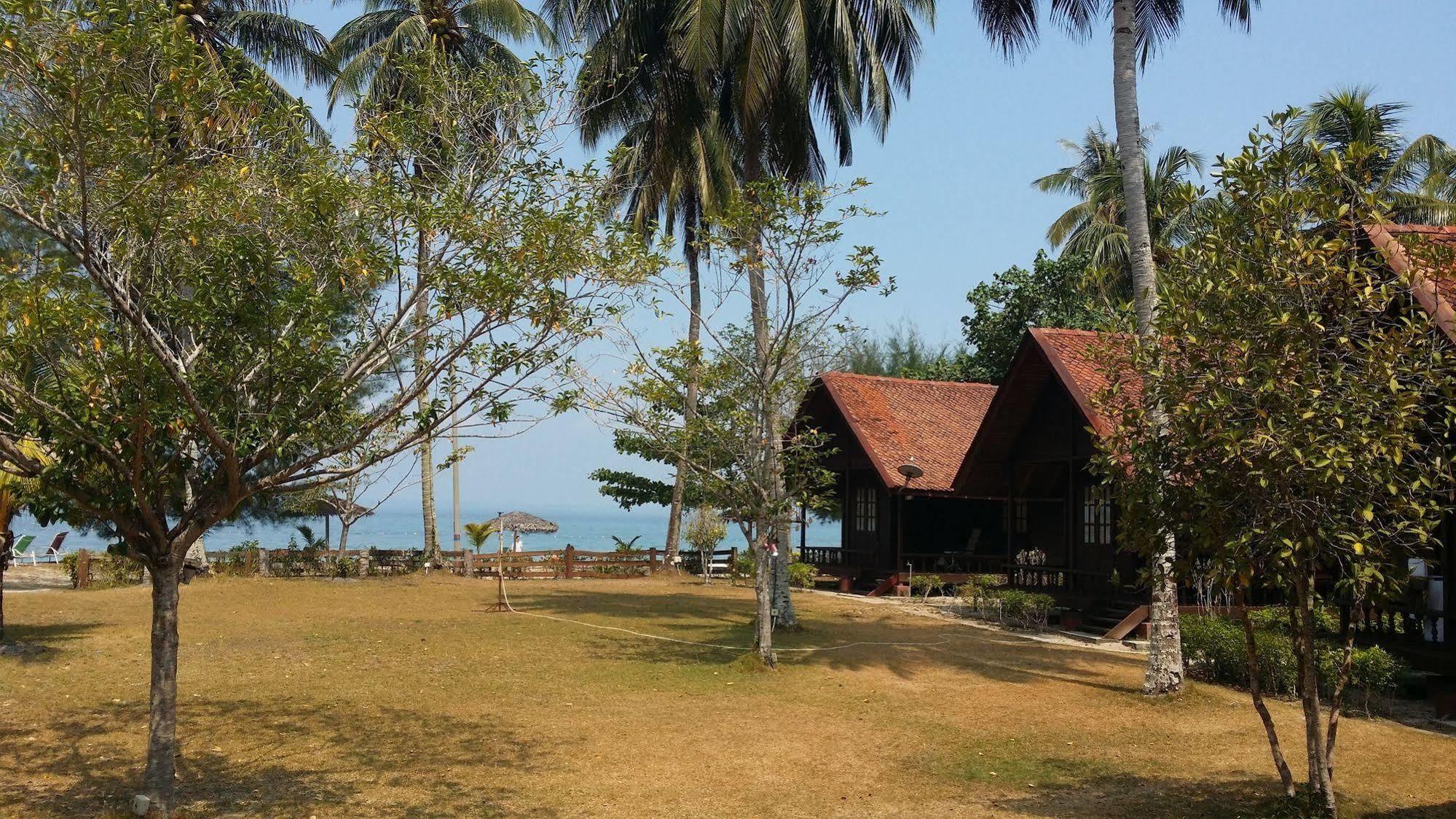 Aseania Resort Pulau Besar Mersing Exterior foto